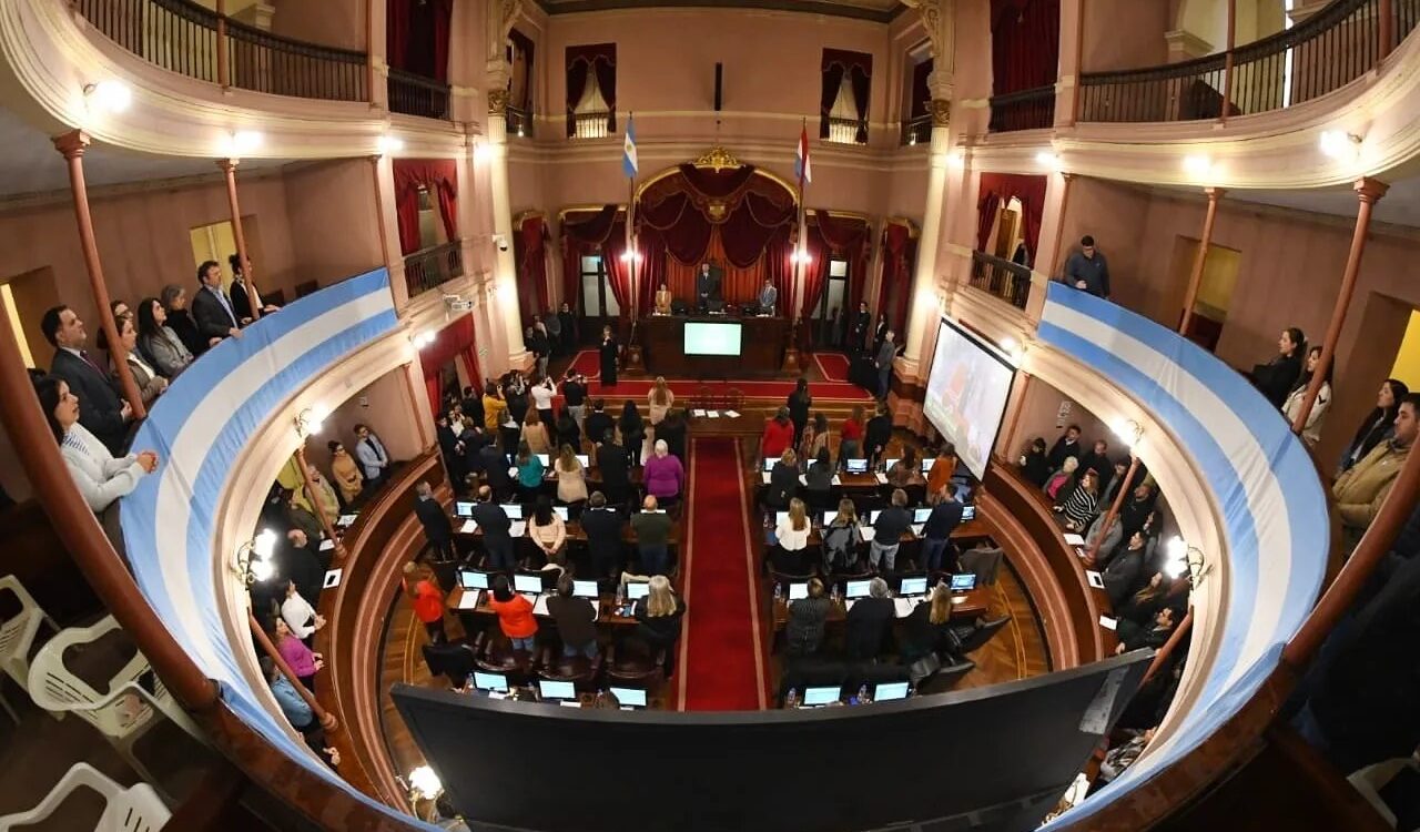 Modernización institucional: Entre Ríos relanza su plataforma de formación para agentes legislativos - Salto Grande Extra