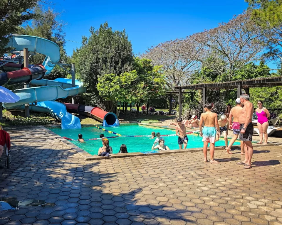 Visitantes en las Termas del Arapey durante vacaciones de setiembre