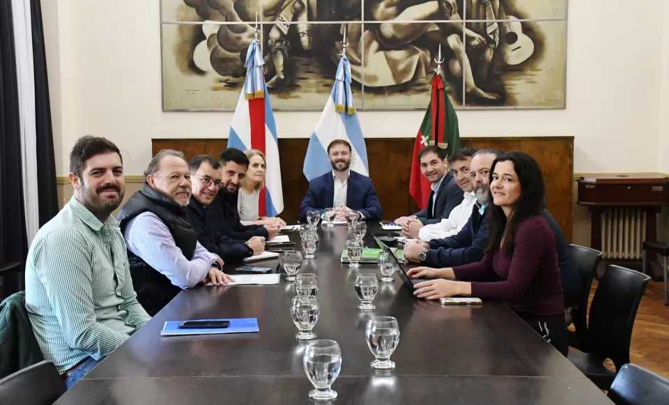 Azcué anuncia proyecto de reforma municipal en Concordia ante el Concejo Deliberante.