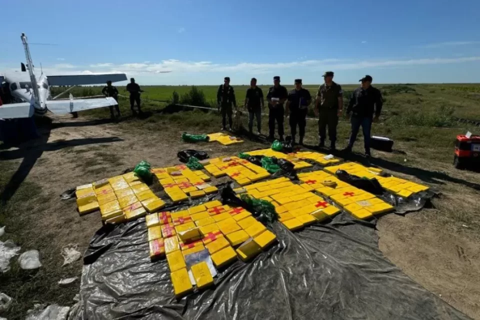 Expulsión joven boliviana avioneta narco Holt Ibicuy