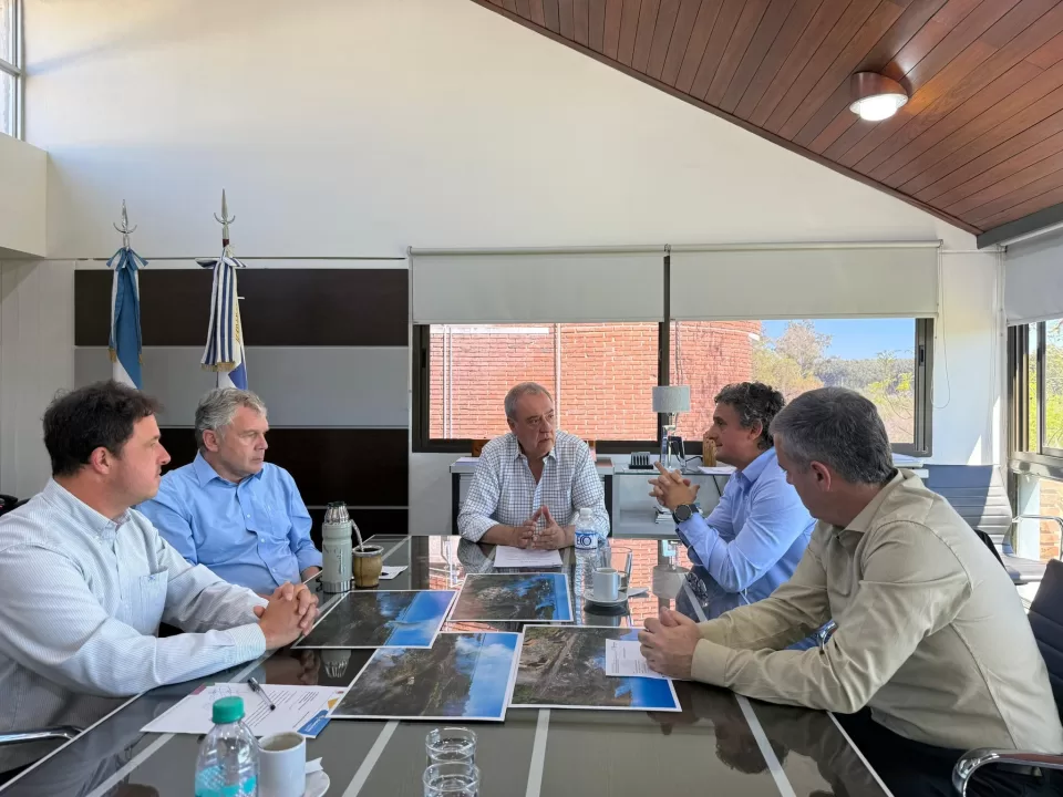 Intendente Bravo gestiones CTM en Federación por quemadero maderero y Museo de los Asentamientos