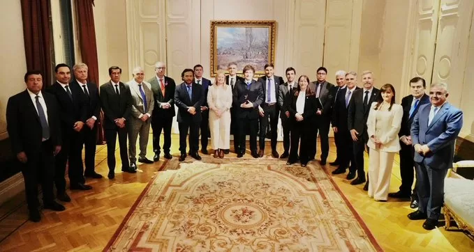 Rogelio Frigerio junto a Javier Milei en la Casa Rosada