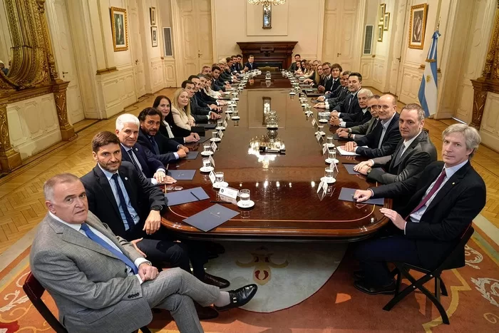 Rogelio Frigerio junto a Javier Milei en la Casa Rosada