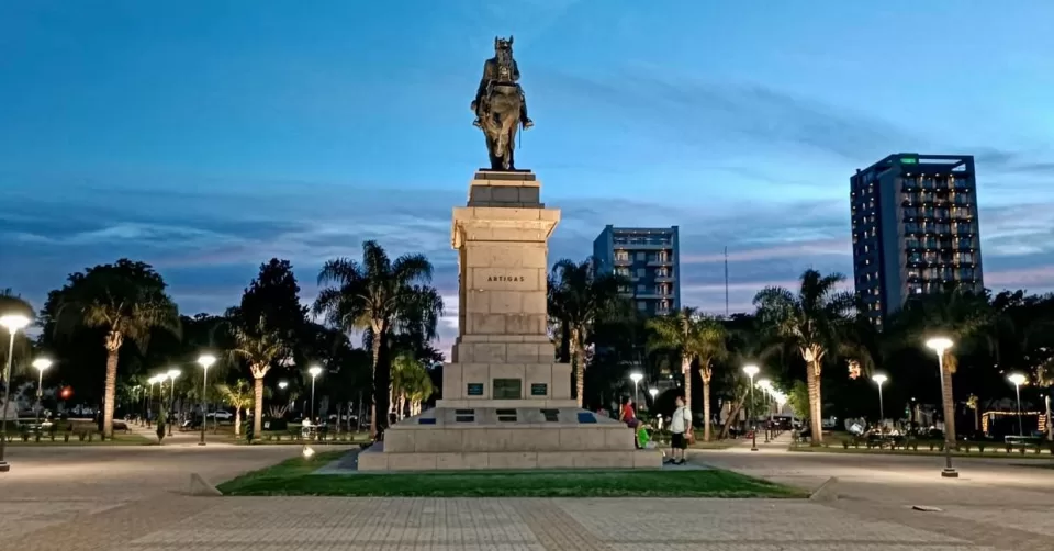 Mejoras en Plaza Artigas Salto