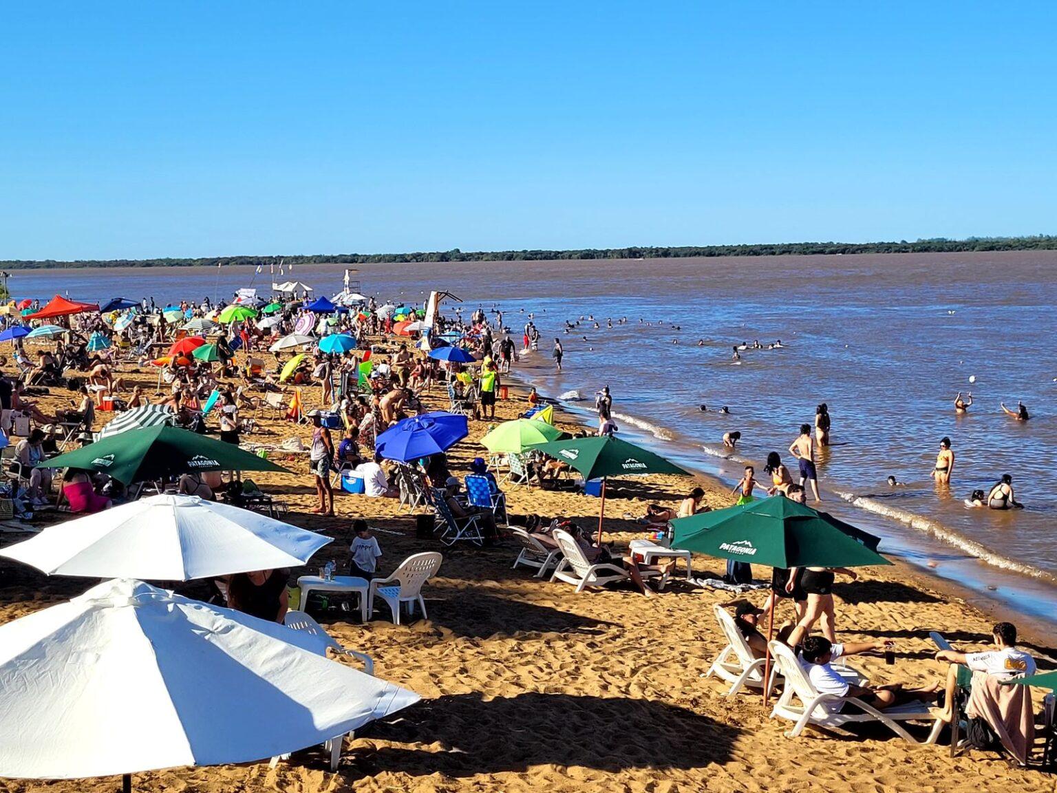 El turismo como motor: por qué la refinería de Paysandú amenaza el futuro de Colón - Salto Grande Extra
