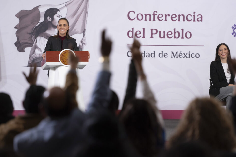 Claudia Sheinbaum anuncia la Ley Federal de Cine en México.