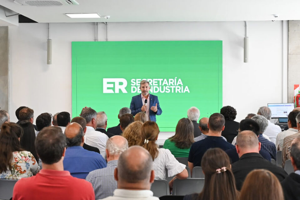 Líneas de financiamiento para empresas en Entre Ríos presentadas por el gobernador ante empresarios en Paraná