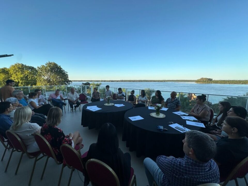 Concejales de la región de Colón y Uruguay reunidos en el Hotel Intersur