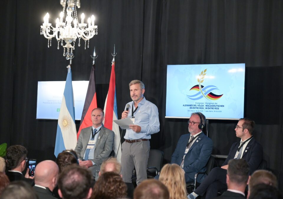 El gobernador Rogelio Frigerio durante el congreso sobre los Alemanes del Volga Entre Ríos en Valle María.