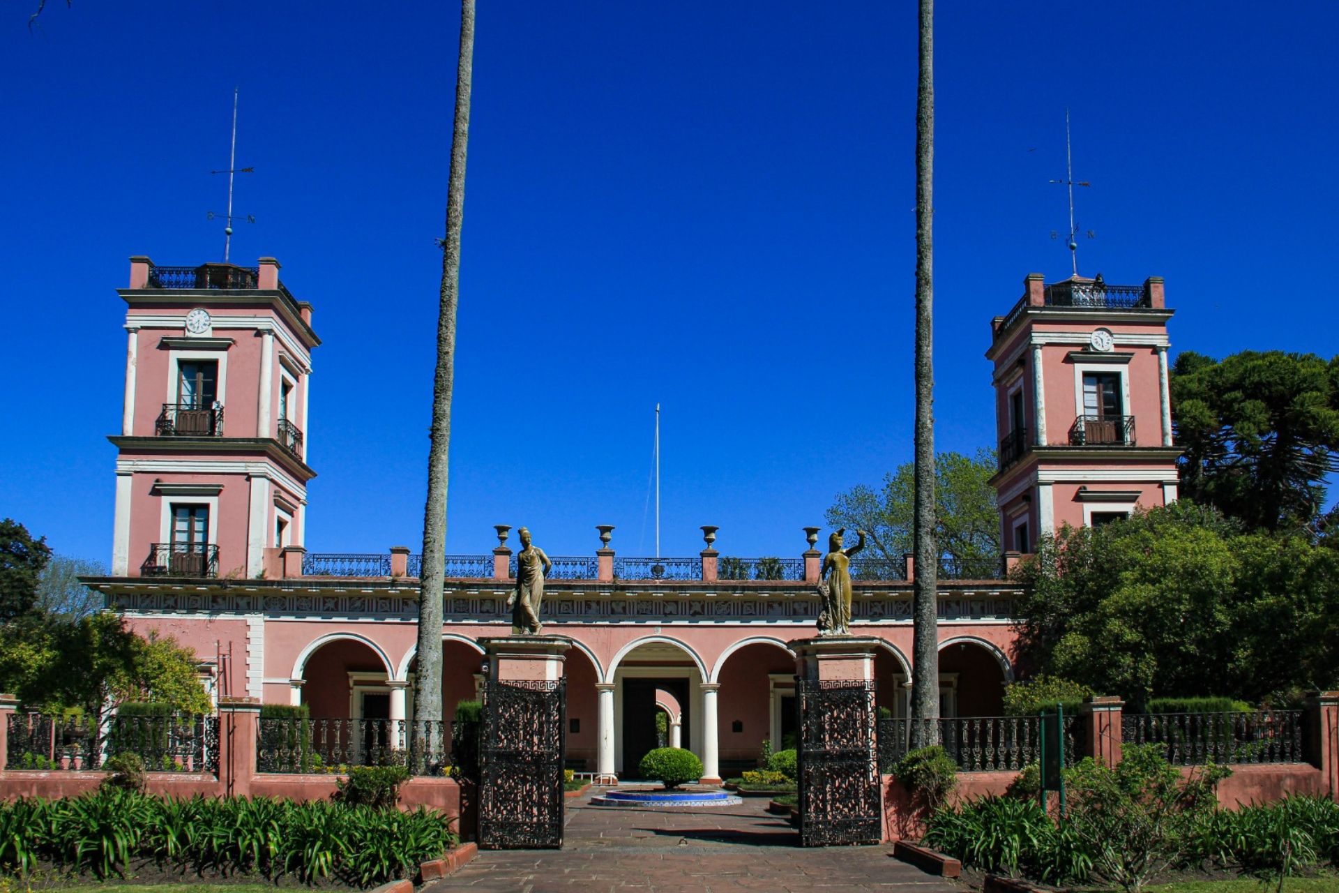 Patrimonio y comunidad: el Palacio San José abre sus puertas a una experiencia de "Historia Viva" - Salto Grande Extra