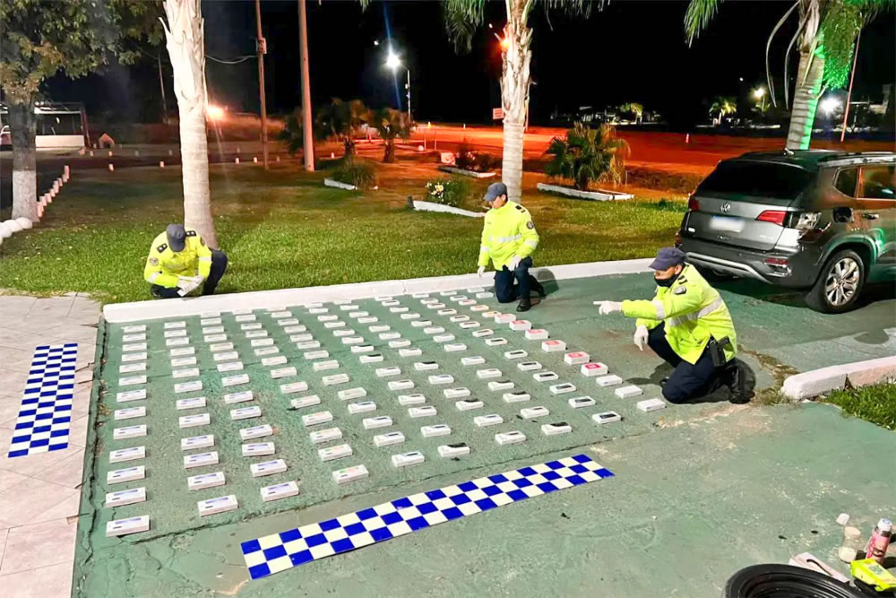 Desbarataron una maniobra de contrabando sobre la Ruta 14 y secuestraron celulares valuados en 80 millones - Salto Grande Extra