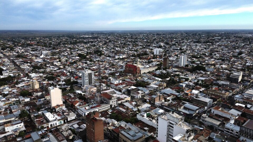 Profesionales realizan tareas de relevamiento para la regularización de inmuebles en Concordia