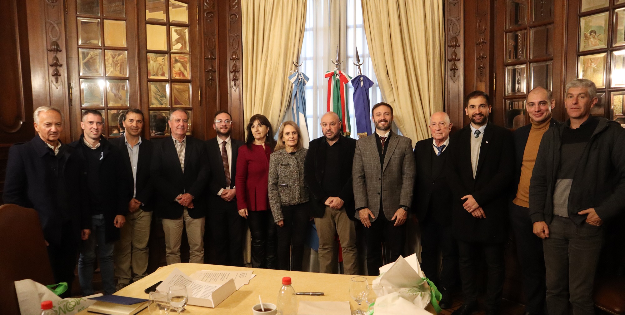 Azcué selló un acuerdo con la Cámara Italiana para conectar empresas concordienses con el mercado europeo - Salto Grande Extra
