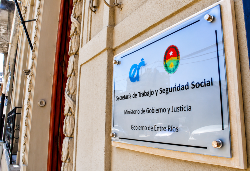 Granja Tres Arroyos: el Estado interviene ante una crisis financiera que pone en jaque 900 empleos - Salto Grande Extra