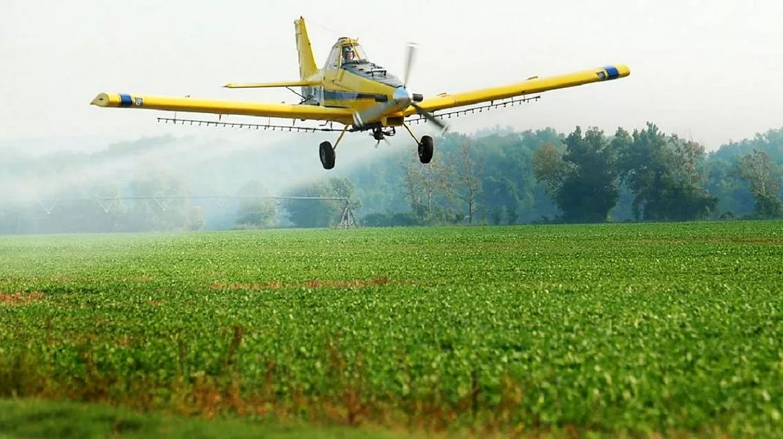 Fallo histórico en Entre Ríos: amplían a 3.000 metros el límite para fumigaciones aéreas - Salto Grande Extra