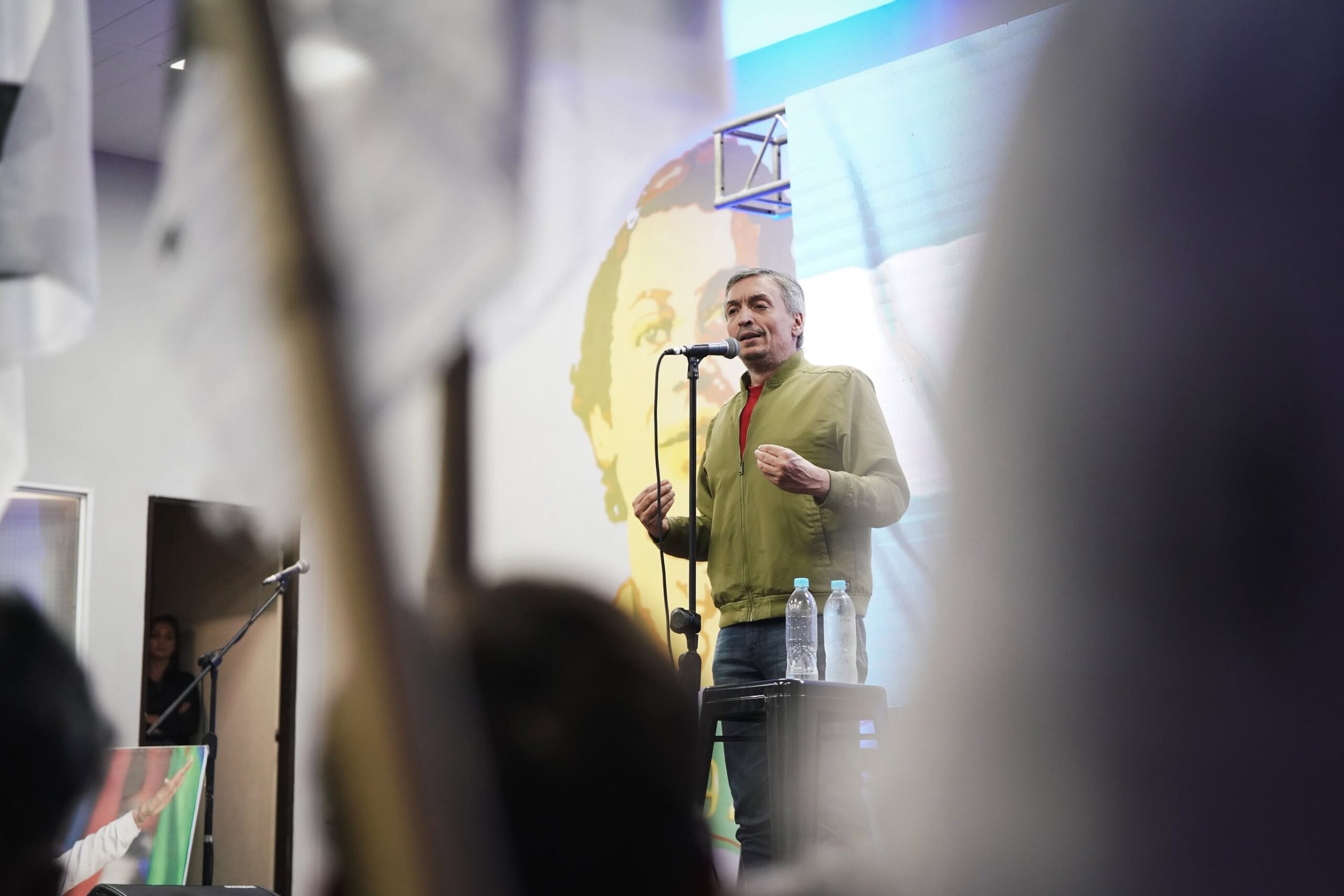 Máximo Kirchner en Paraná: inicio de gira nacional con fuertes críticas a la "timidez" del peronismo - Salto Grande Extra