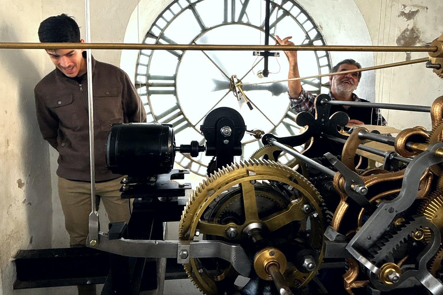 Patrimonio histórico: El reloj de la Parroquia Santos Justo y Pastor vuelve a marcar la hora en Colón - Salto Grande Extra