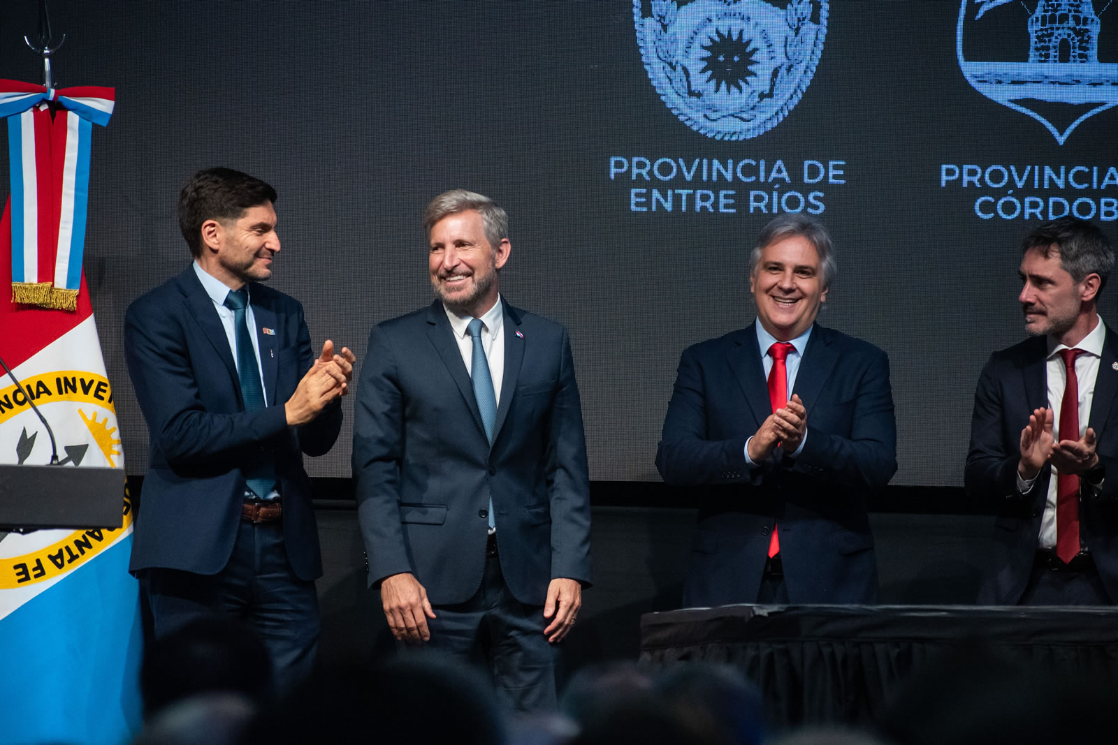 Rogelio Frigerio asumió la presidencia de la Región Centro y reclamó un esquema de éxito compartido con la Nación