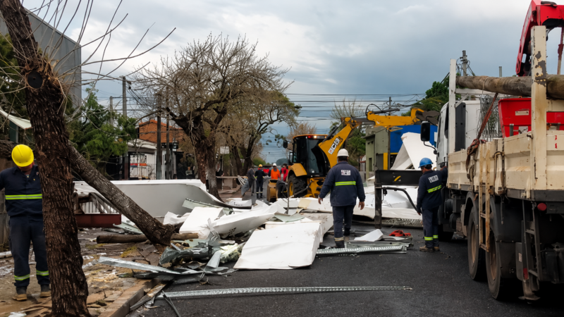 Temporal en Salto: una víctima fatal y graves destrozos por vientos de 130 km/h - Salto Grande Extra